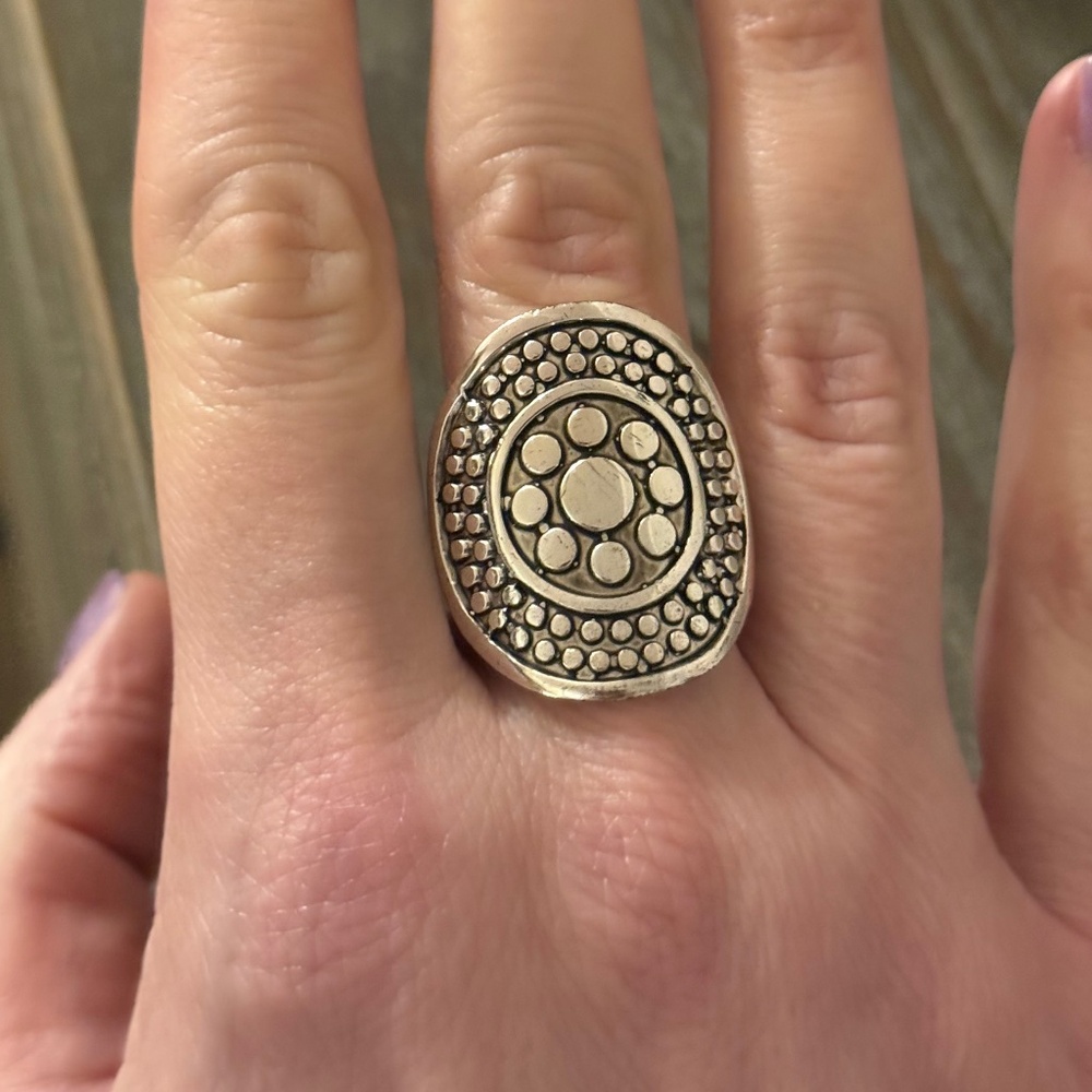 Metal Oversized Silver and Black Ring